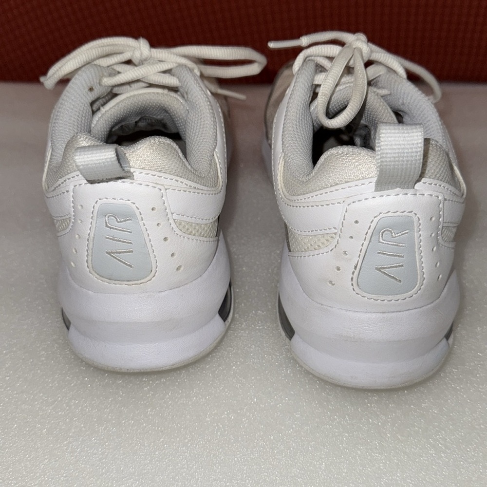 Nike Air Max Women’s Sneakers White Gray Size 9 - Picture 5 of 7